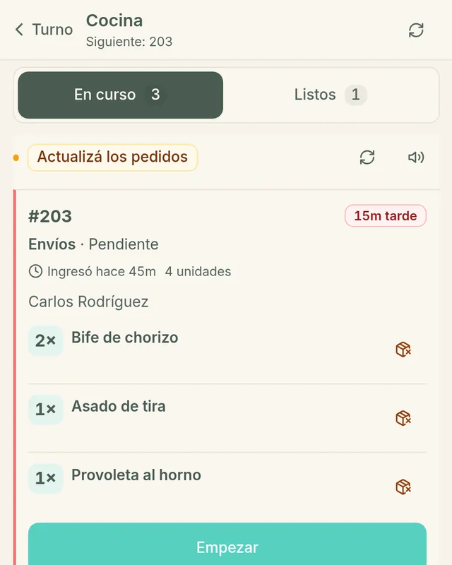 Pantalla de cocina de la demo con el pedido 203: bifes de chorizo, asado de tira y provoleta.